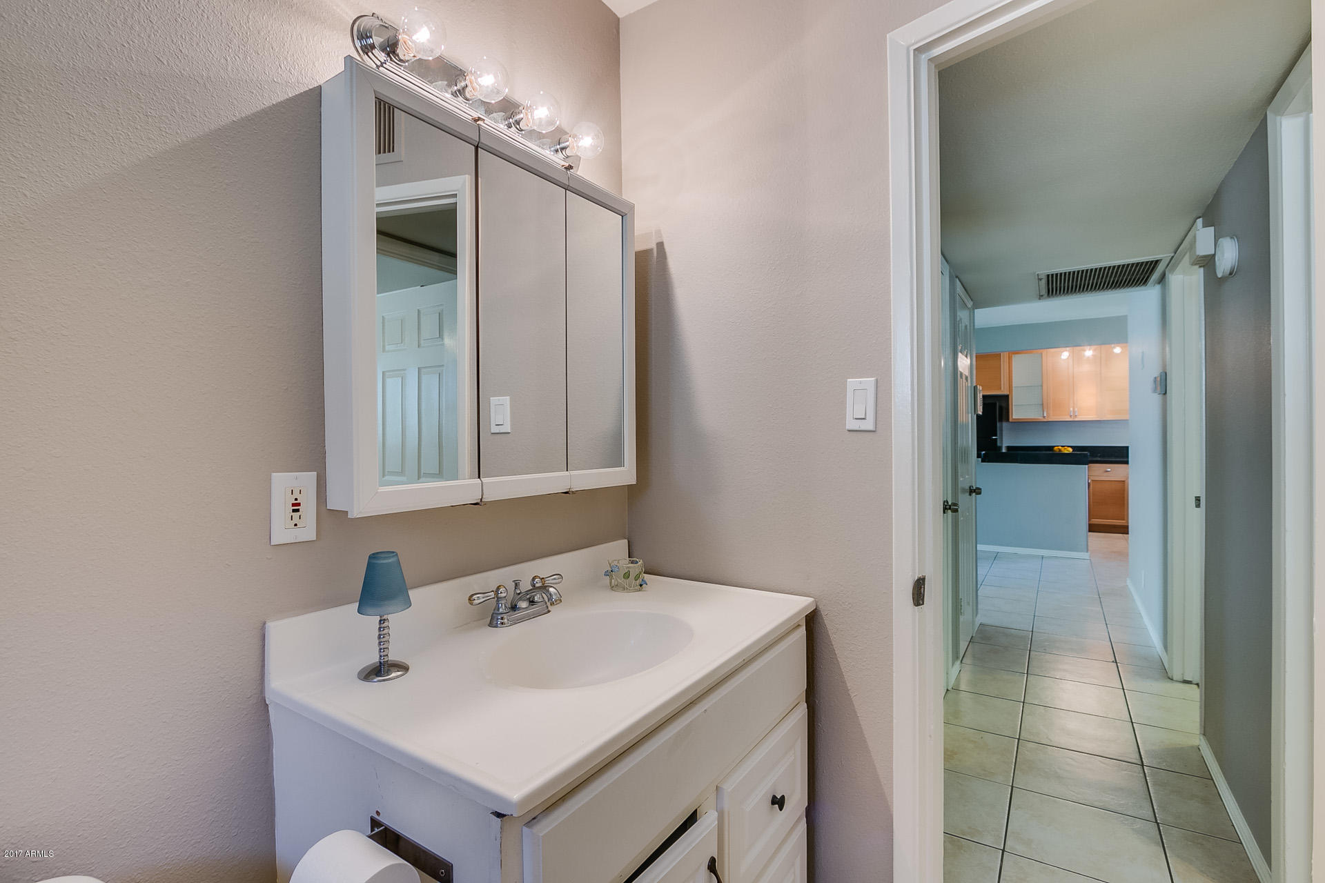 3018 East Cheery Lynn Road Phoenix, AZ 85016 - Photo 10 of 21 Hall bath vanity