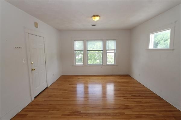 14 Stevens Road, Unit 3 Worcester, MA 01603 - Photo 4 of 11 Gallery Image 4