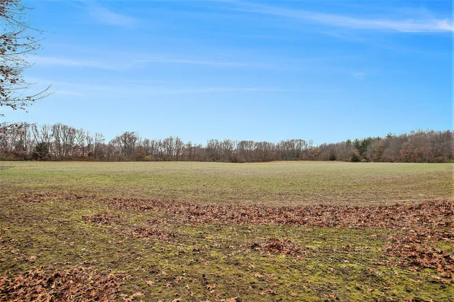 $300,000 | 13887 L Drive North, Battle Creek, MI 49014