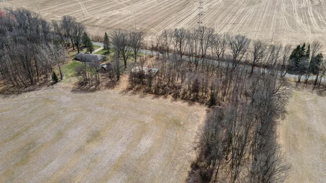 $300,000 | 13887 L Drive North, Battle Creek, MI 49014