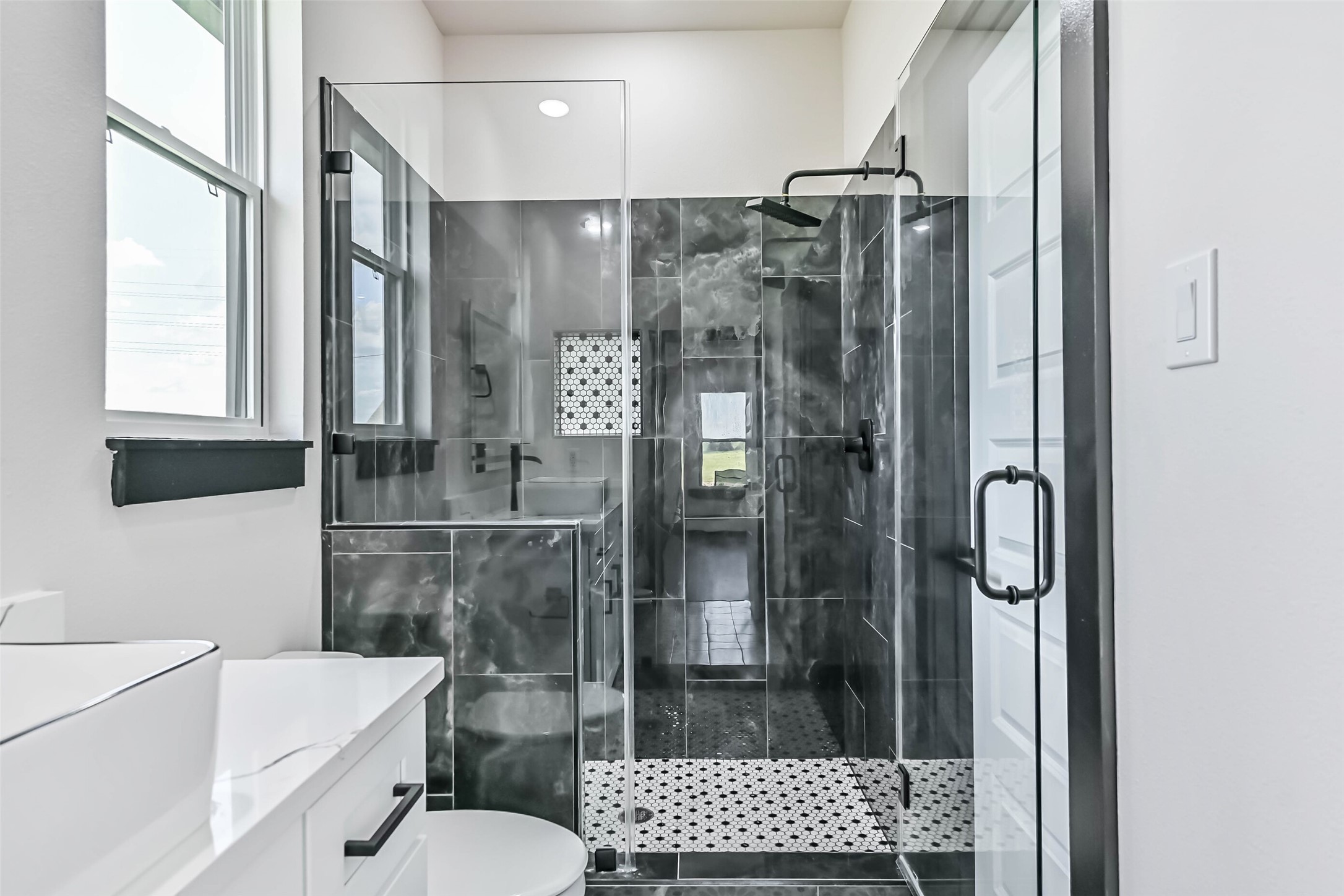 447 Sunset Trail Angleton, TX 77515 - Photo 13 of 46