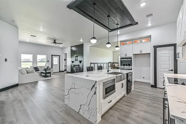 $515,000 | 447 Sunset Trail, Angleton, TX 77515