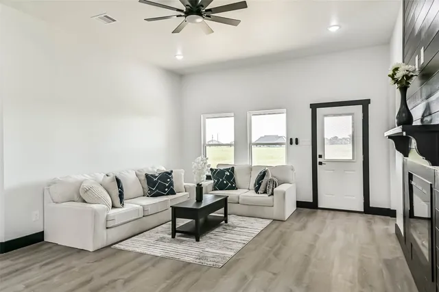 $515,000 | 447 Sunset Trail, Angleton, TX 77515