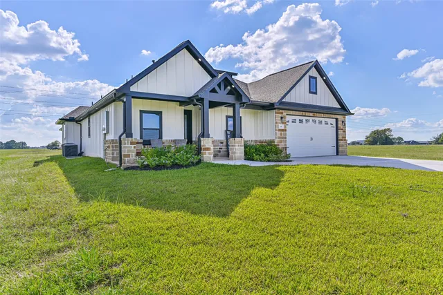 $515,000 | 447 Sunset Trail, Angleton, TX 77515