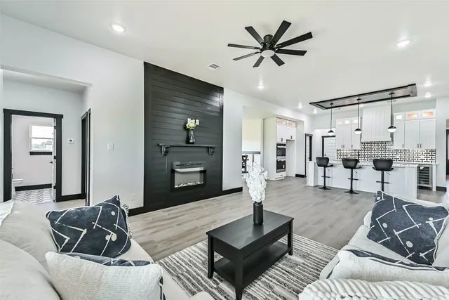 $515,000 | 447 Sunset Trail, Angleton, TX 77515