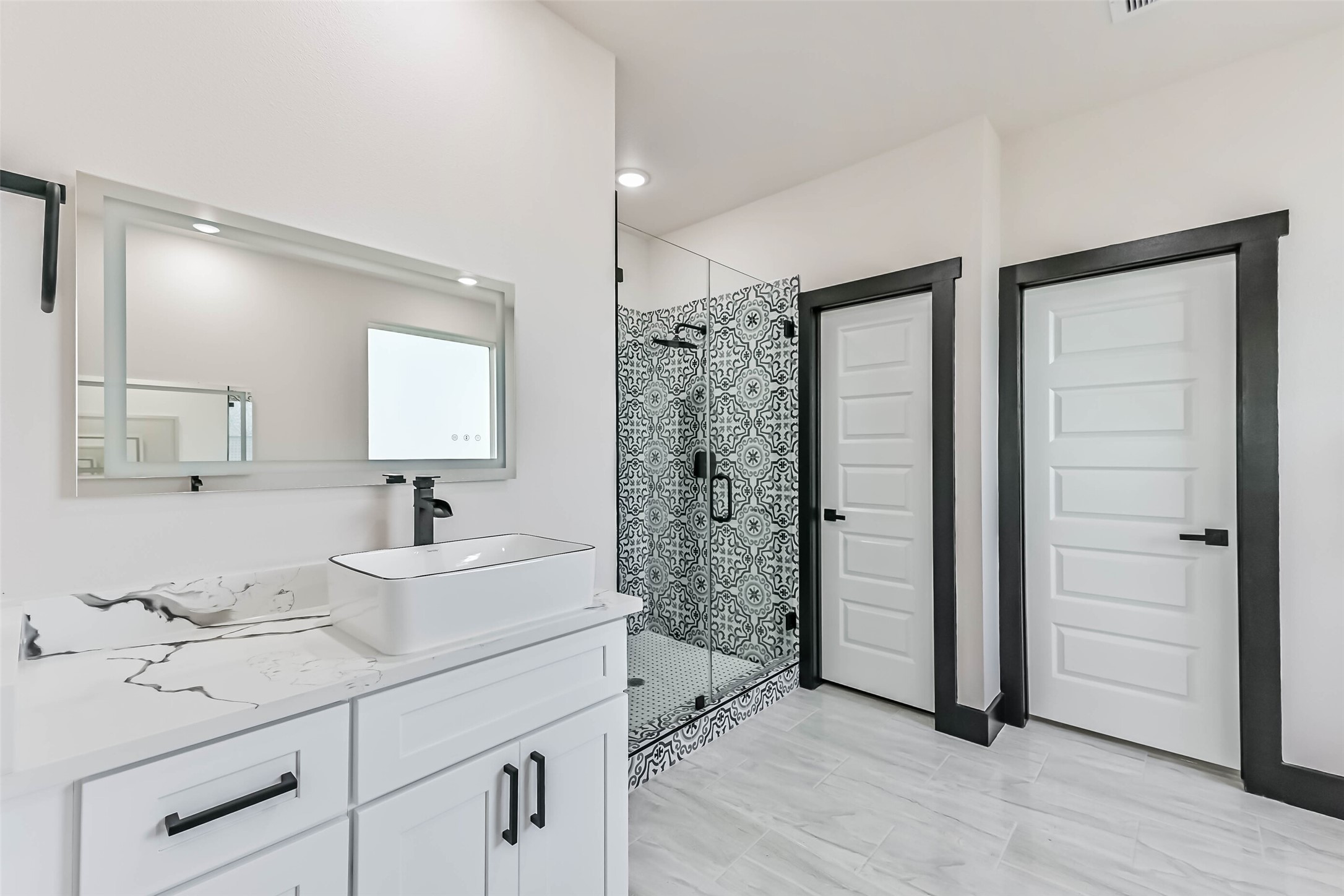 447 Sunset Trail Angleton, TX 77515 - Photo 37 of 46