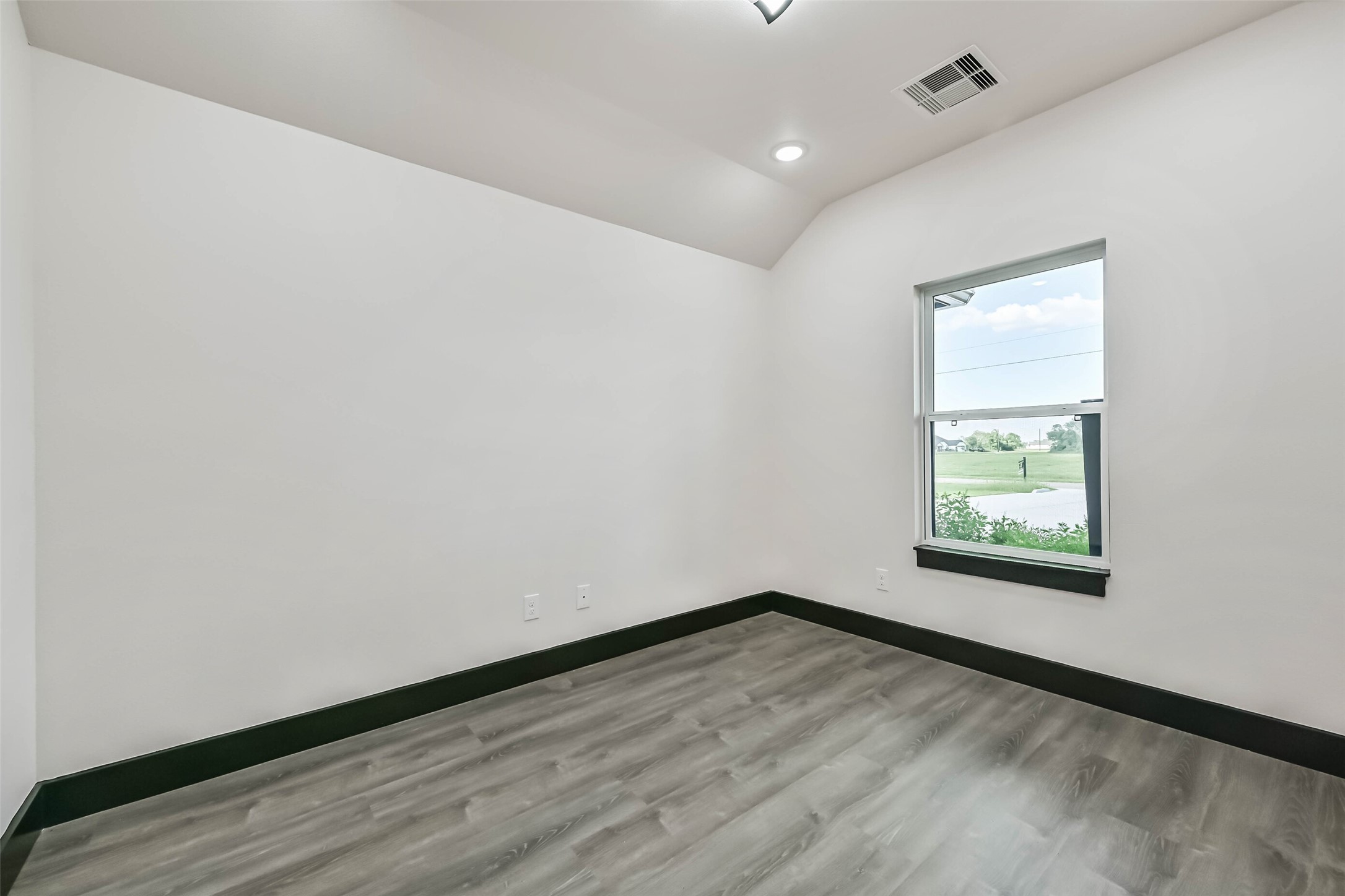 447 Sunset Trail Angleton, TX 77515 - Photo 7 of 46