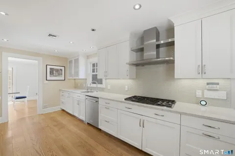 $2,795,000 | 21 Nearwater Lane, Darien, CT 06820