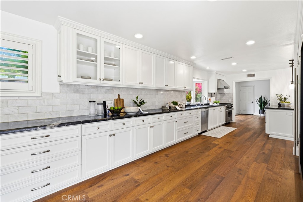 6286 Sierra Siena Road Irvine, CA 92603 - Photo 6 of 47