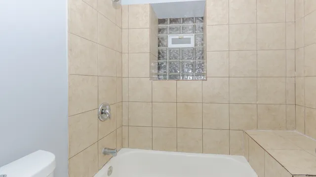 $1,150 | 2211 East 69th Street, Unit G, Chicago, IL 60649