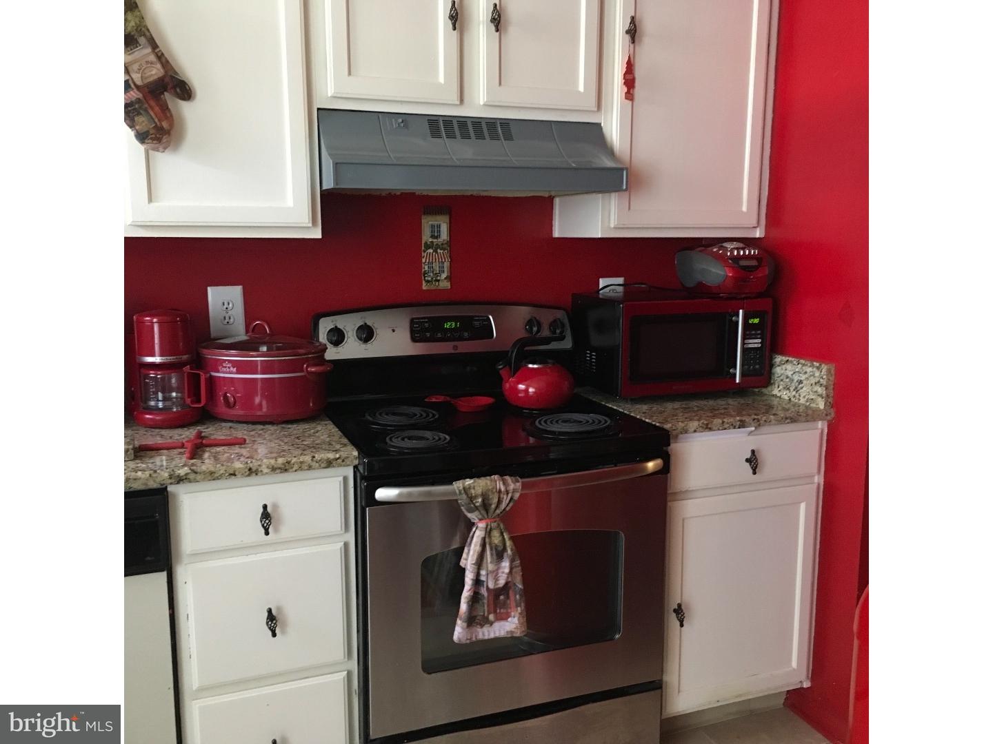 69 Fieldcrest Drive Westampton, NJ 08060 - Photo 18 of 25 Kitchen