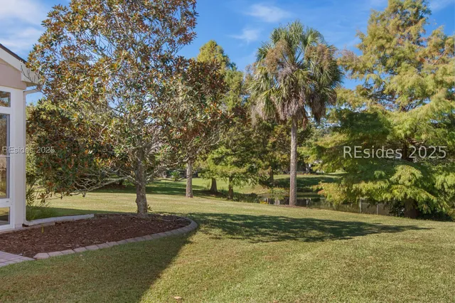 $599,999 | 11 Clairborne Court, Bluffton, SC 29909