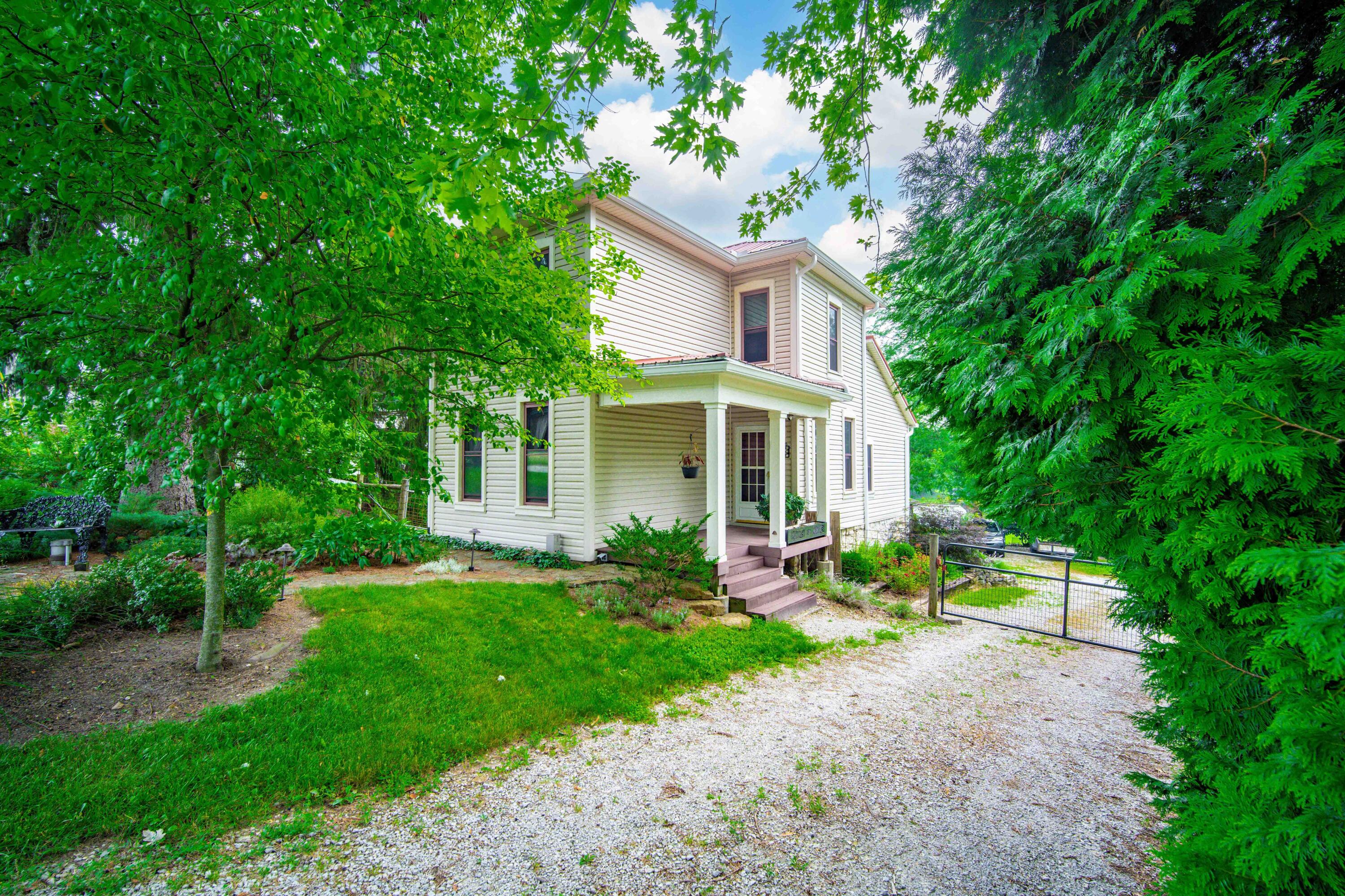 1938 South Burnett Road Springfield, OH 45505 - Photo 2 of 31