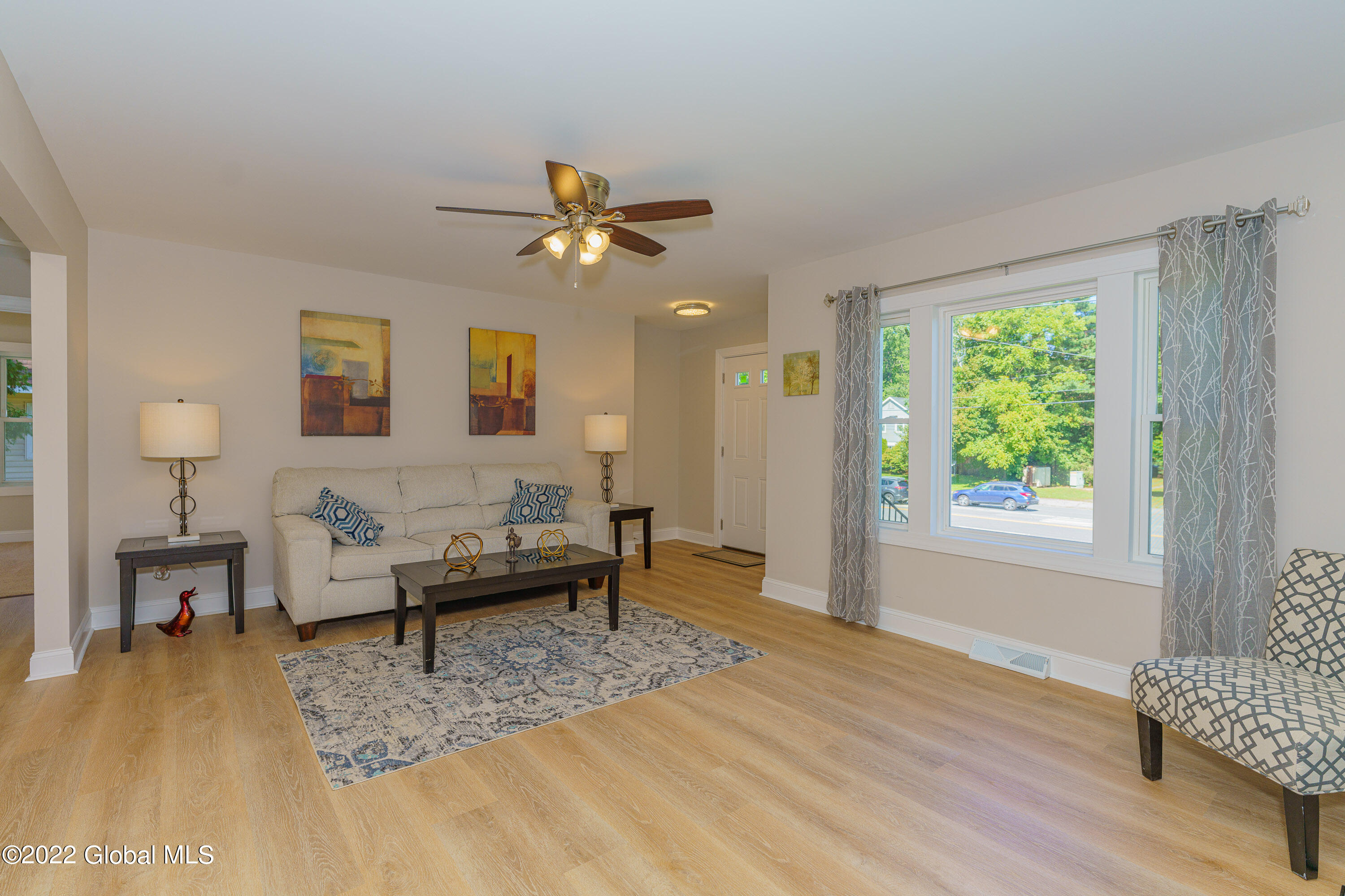 2966 Troy Schenectady Road Niskayuna, NY 12309 - Photo 11 of 41 1 Livingroom 6