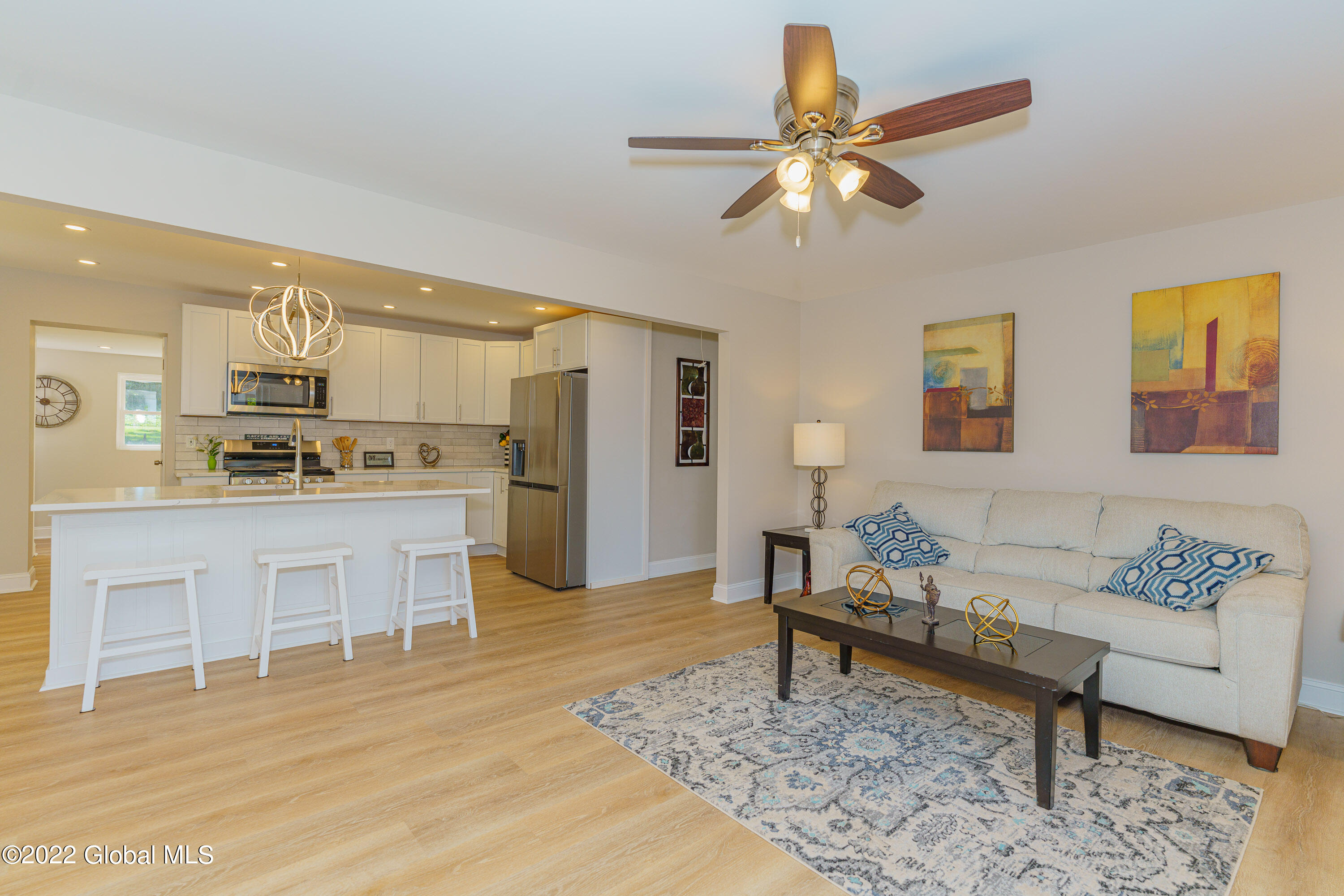 2966 Troy Schenectady Road Niskayuna, NY 12309 - Photo 10 of 41 1 Livingroom 5