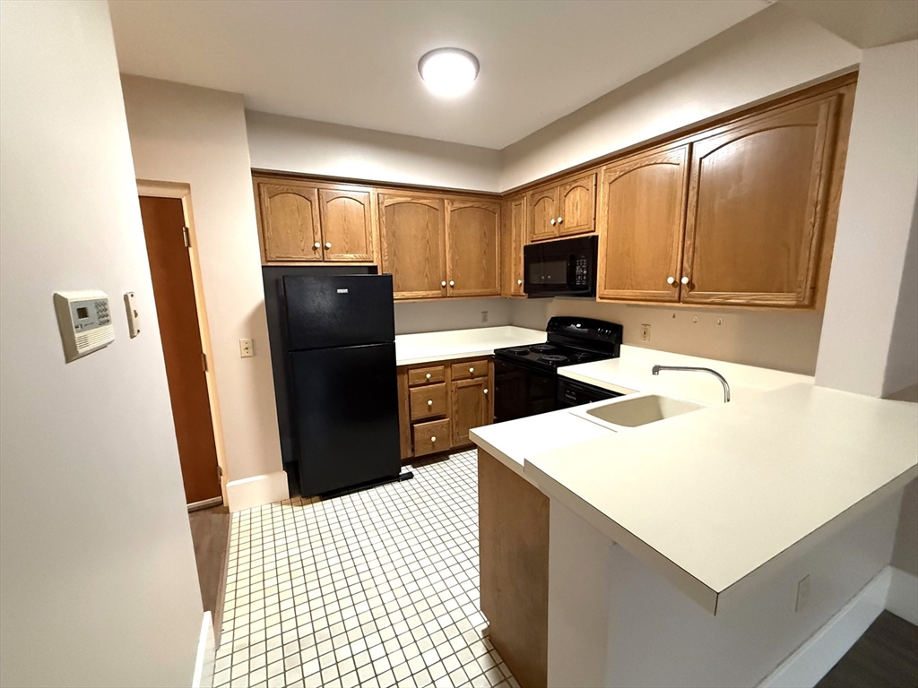 34 Sumner Avenue, Unit 208 Springfield, MA 01108 - Photo 2 of 7 Gallery Image 2