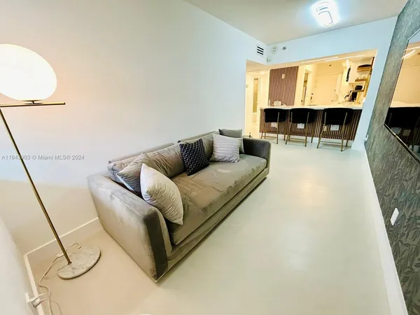 $3,450 | 100 Lincoln Road, Unit 445, Miami Beach, FL 33139
