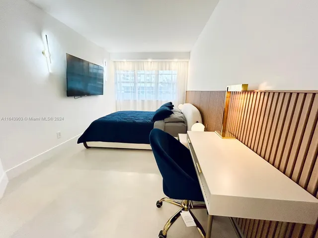 $3,450 | 100 Lincoln Road, Unit 445, Miami Beach, FL 33139