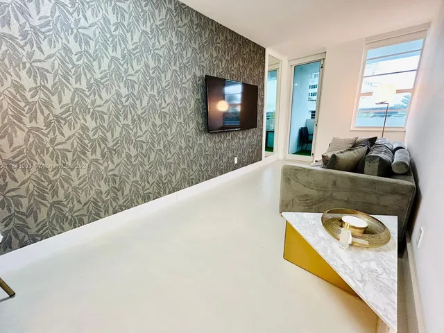 $3,450 | 100 Lincoln Road, Unit 445, Miami Beach, FL 33139