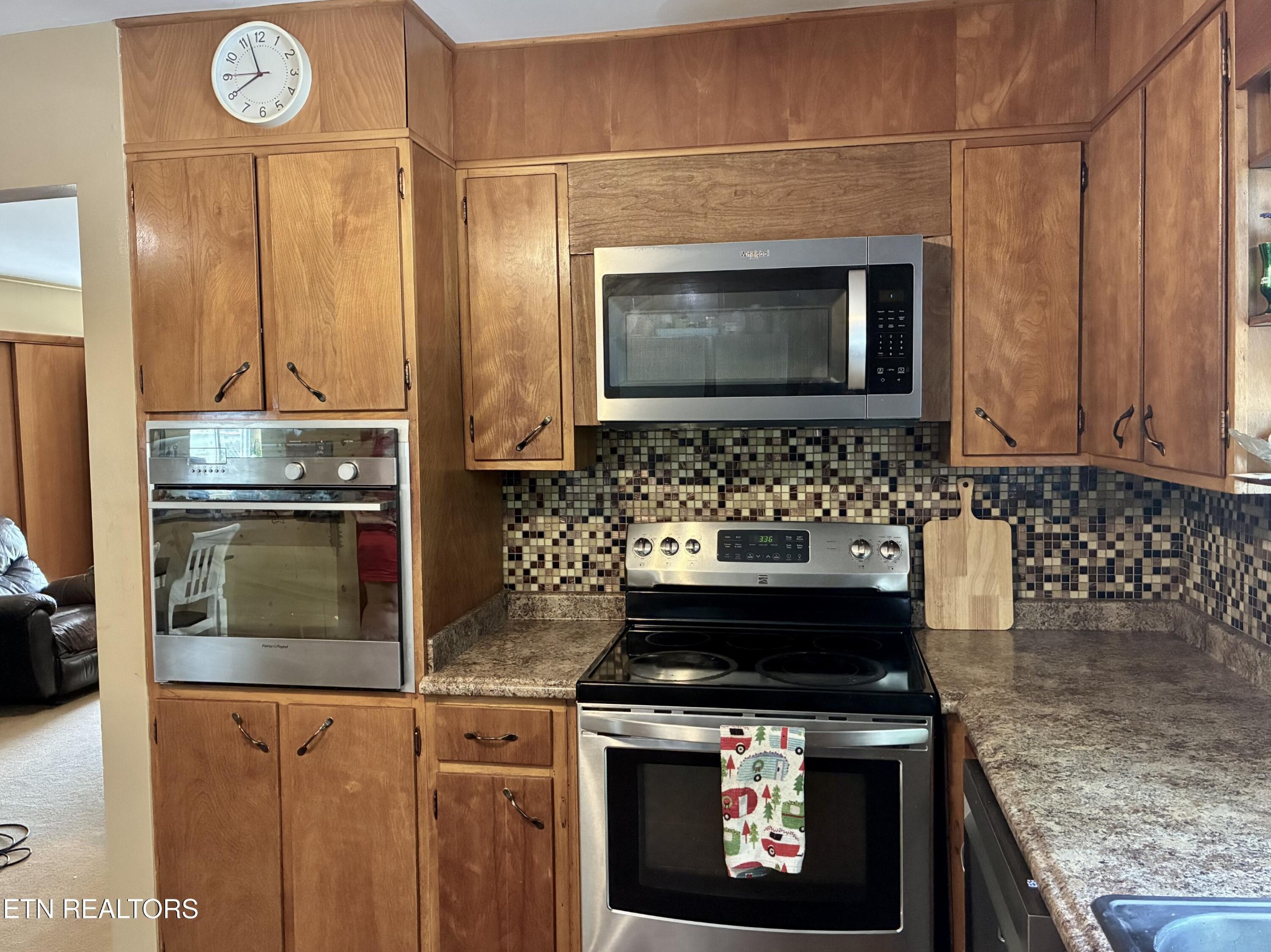 1907 Tazewell Pike Corryton, TN 37721 - Photo 15 of 42 a stove top oven sitting inside of a kitchen