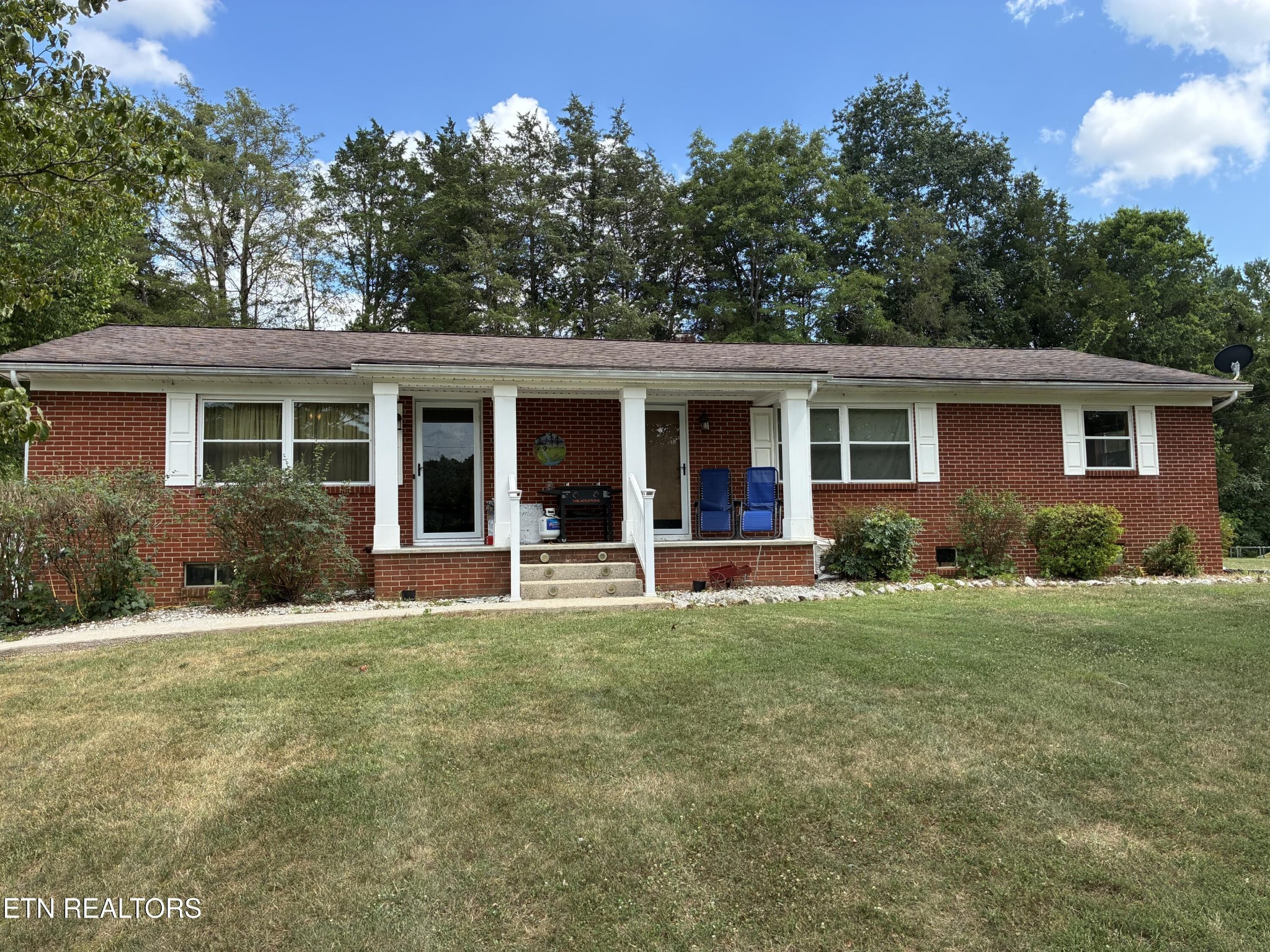 1907 Tazewell Pike Corryton, TN 37721 - Photo 3 of 42