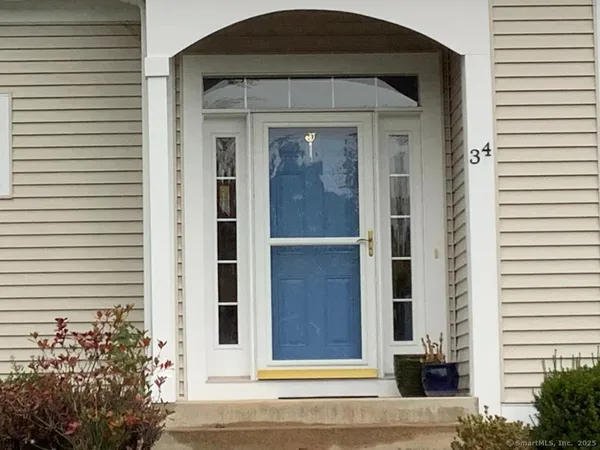 $499,000 | 34 Woodsboro Circle, Unit 34, Cromwell, CT 06416