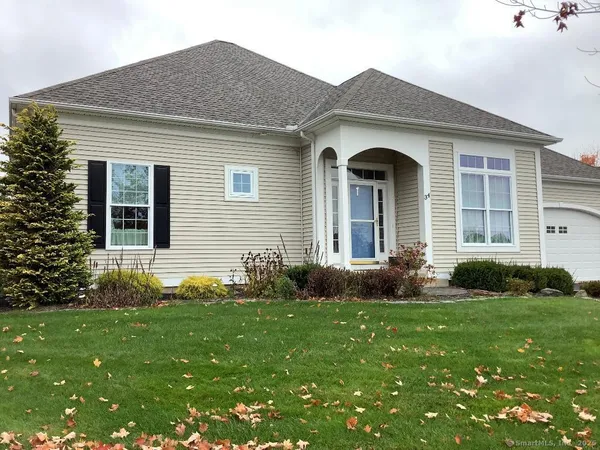 $499,000 | 34 Woodsboro Circle, Unit 34, Cromwell, CT 06416