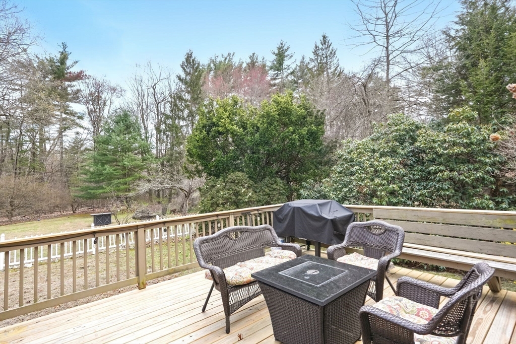 2393 Wilbraham Road Springfield, MA 01129 - Photo 28 of 32