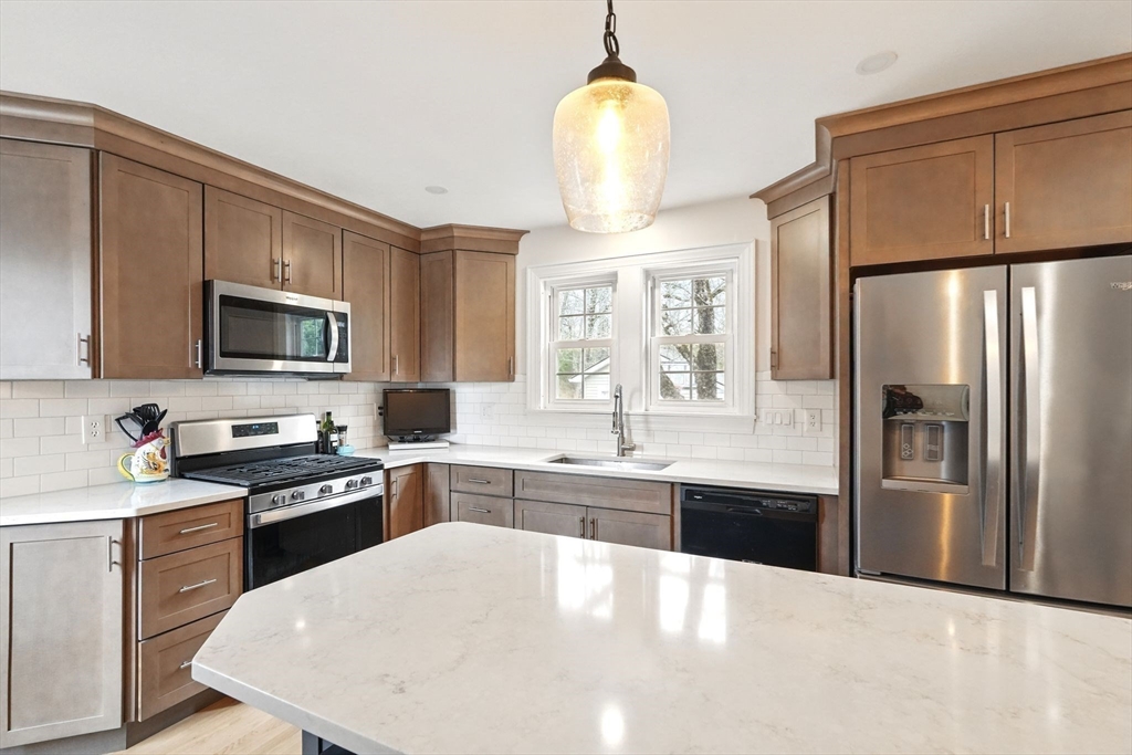2393 Wilbraham Road Springfield, MA 01129 - Photo 3 of 32