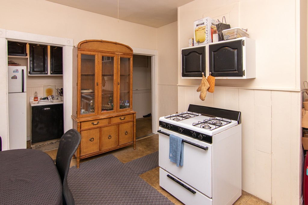 86 Mammoth Road Lowell, MA 01854 - Photo 28 of 42