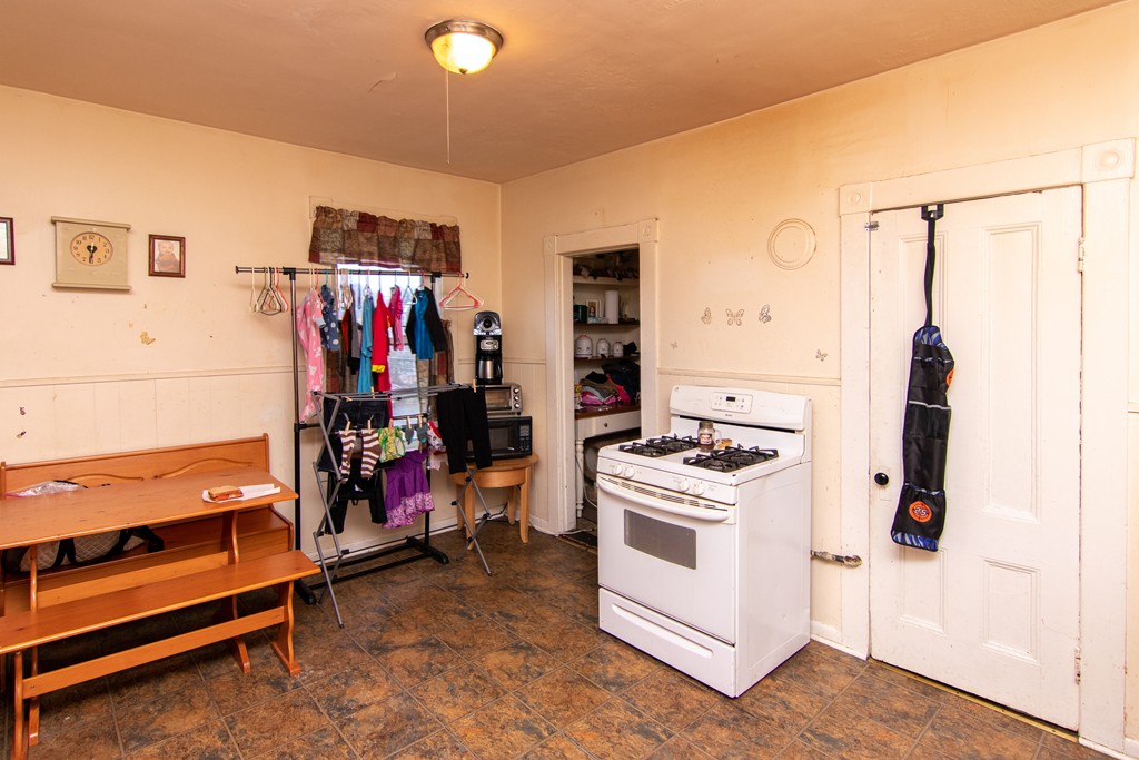 86 Mammoth Road Lowell, MA 01854 - Photo 36 of 42