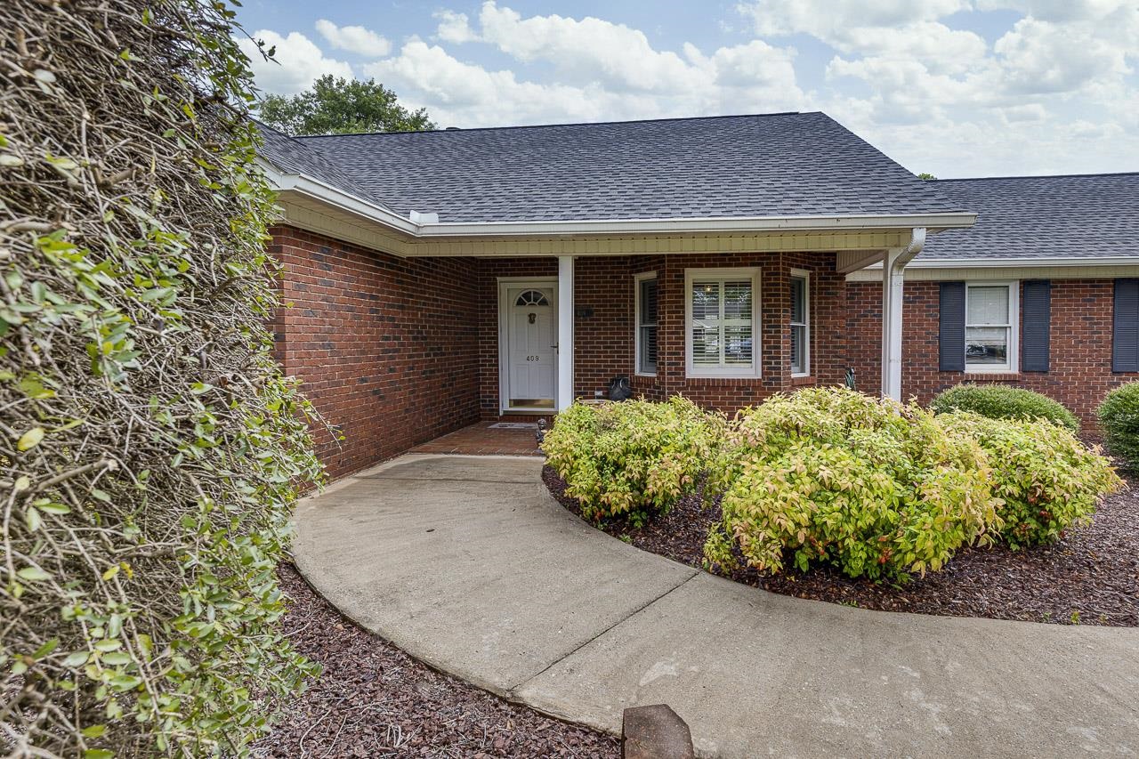 409 Cresthaven Drive Boiling Springs, SC 29316 - Photo 2 of 44