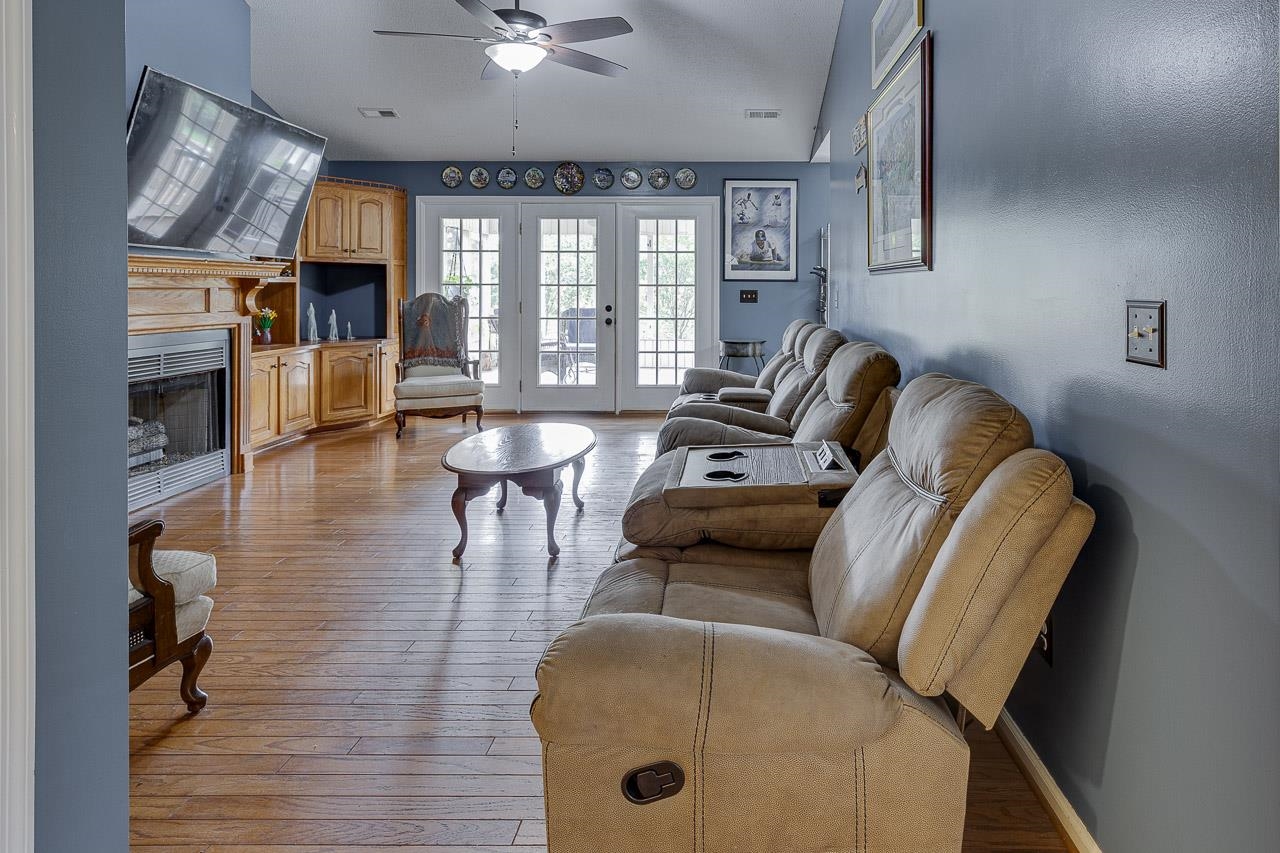 409 Cresthaven Drive Boiling Springs, SC 29316 - Photo 4 of 44