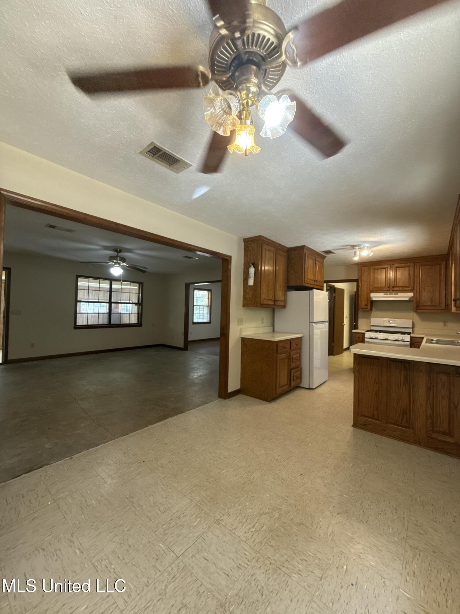 12 Minerva Road Kilmichael, MS 39747 - Photo 4 of 49 A3321D58-D4A3-4C79-9976-12247BF1C4D0