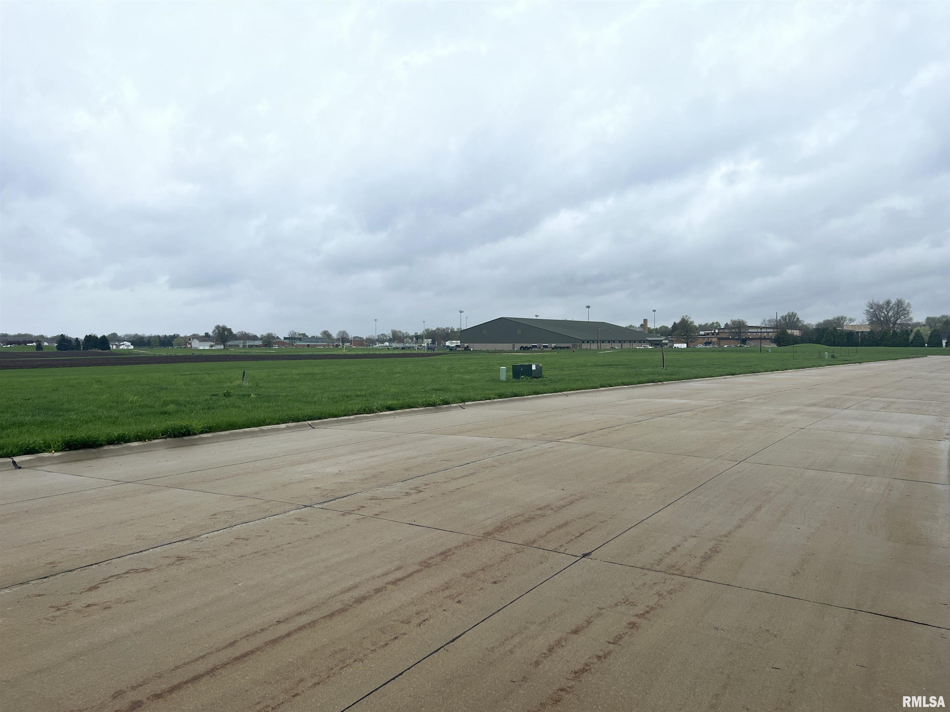 819 Darnall Drive Geneseo, IL 61254 - Photo 1 of 6