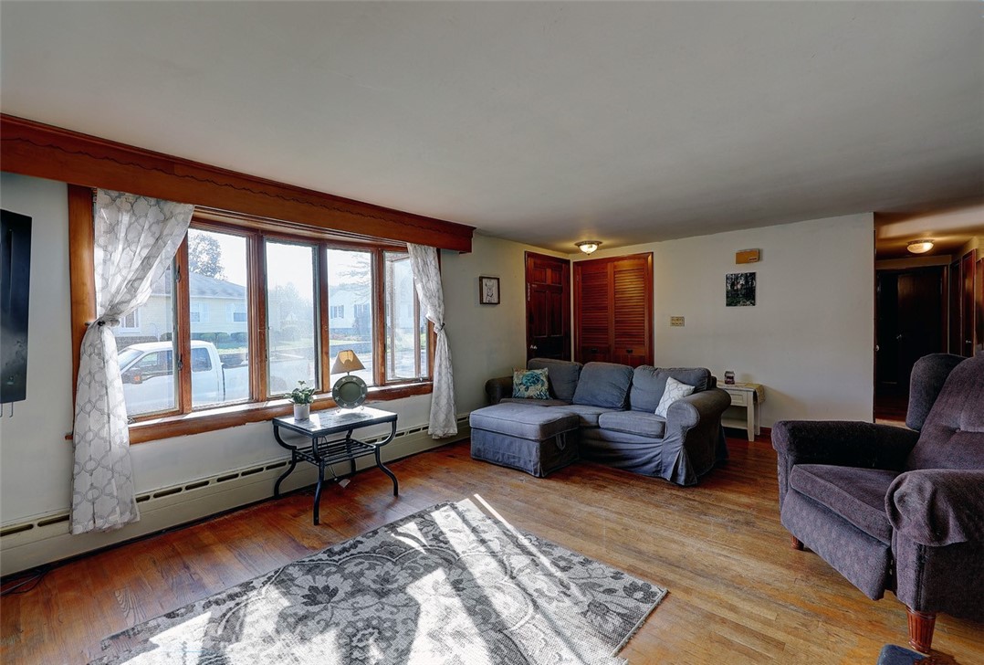 33 Arkwright Road Webster, MA 01570 - Photo 8 of 28 Gallery Image 8