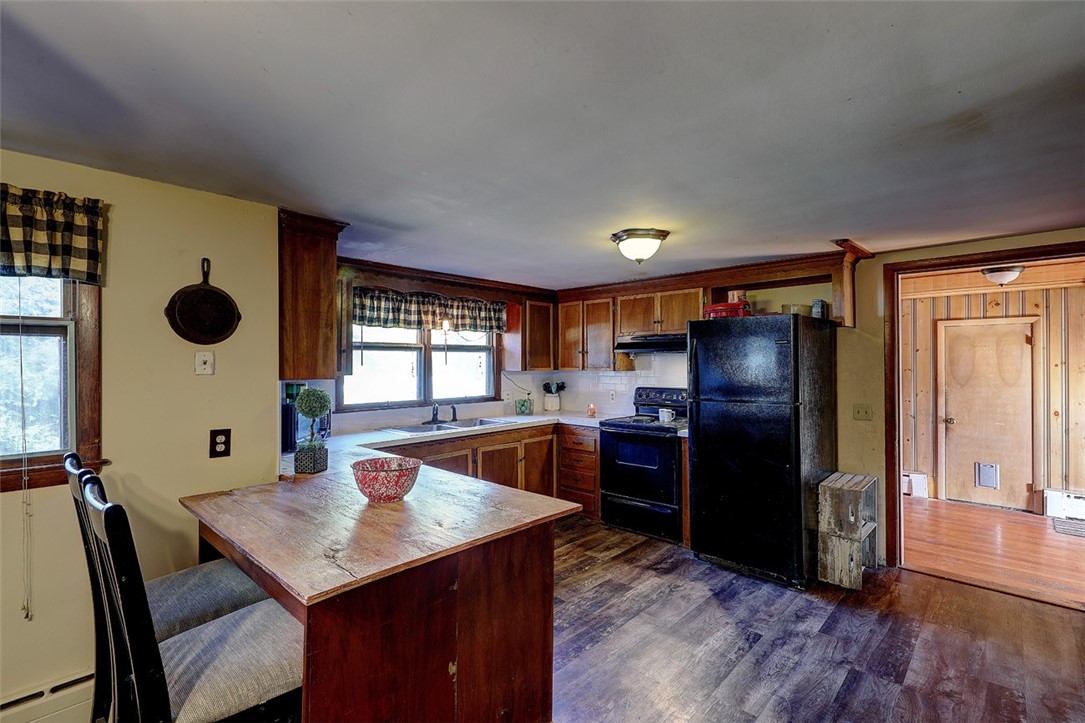 33 Arkwright Road Webster, MA 01570 - Photo 10 of 28 kitchen, breezeway entry on right