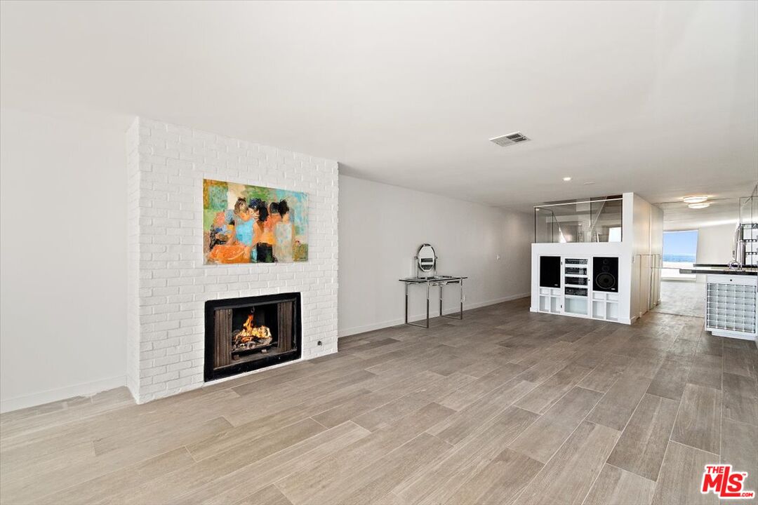 4 Jib Street, Unit 2 Marina del Rey, CA 90292 - Photo 12 of 39 Gallery Image 12