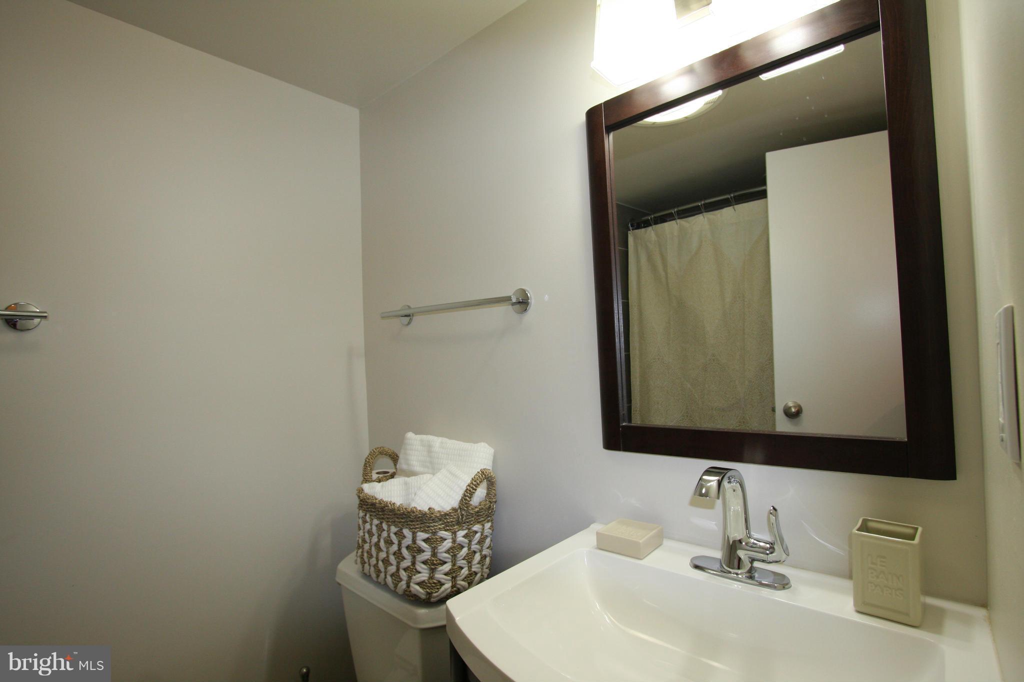 2030 F Street Northwest, Unit 407 Washington, DC 20006 - Photo 12 of 24 Bath