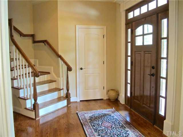 907 Shelley Road Raleigh, NC 27609 - Photo 3 of 23 Foyer