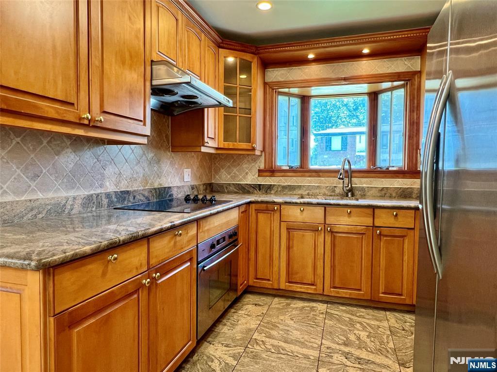 2240 Jones Road Fort Lee, NJ 07024 - Photo 11 of 25