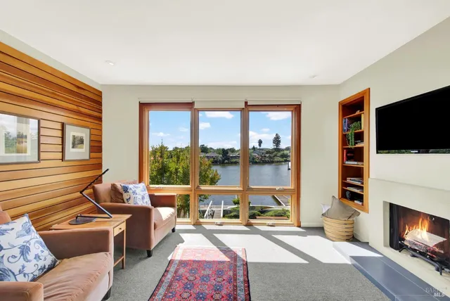 $925,000 | 927 Marina Drive, Napa, CA 94559