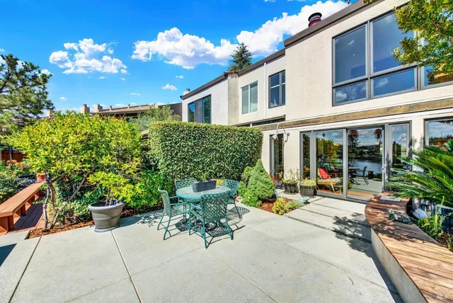$925,000 | 927 Marina Drive, Napa, CA 94559
