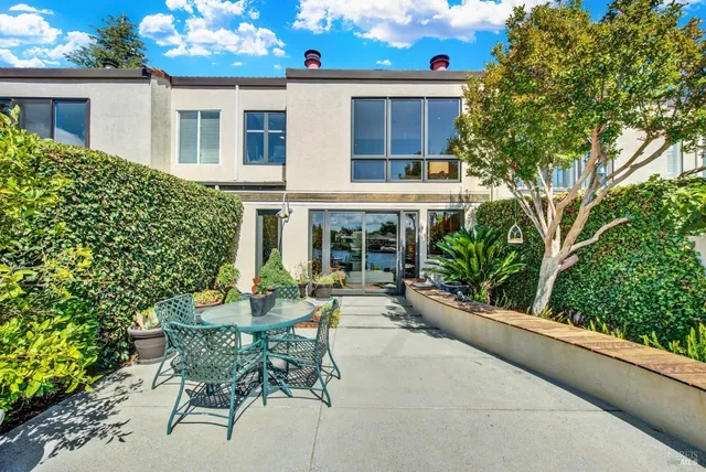 $925,000 | 927 Marina Drive, Napa, CA 94559