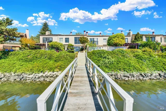 $925,000 | 927 Marina Drive, Napa, CA 94559