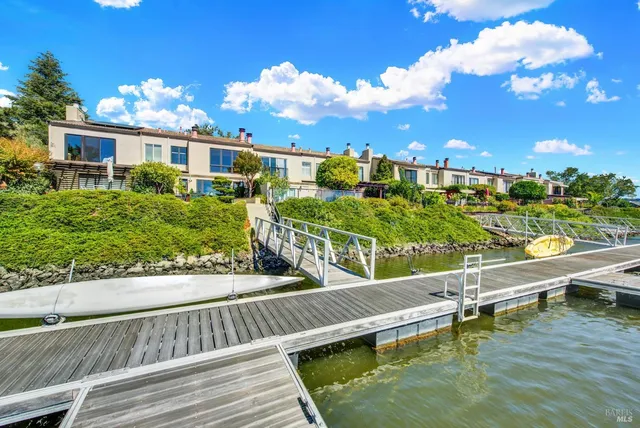 $925,000 | 927 Marina Drive, Napa, CA 94559