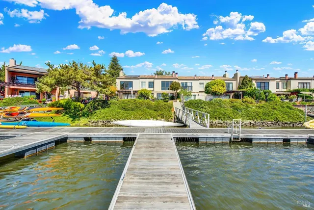$925,000 | 927 Marina Drive, Napa, CA 94559