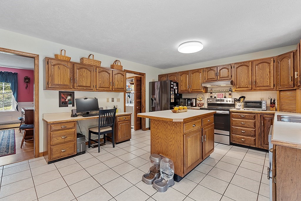 61 Colony Road Westminster, MA 01473 - Photo 11 of 42