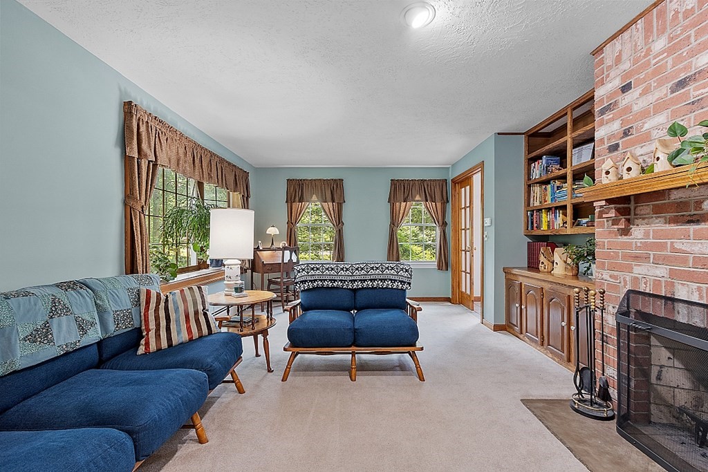 61 Colony Road Westminster, MA 01473 - Photo 25 of 42