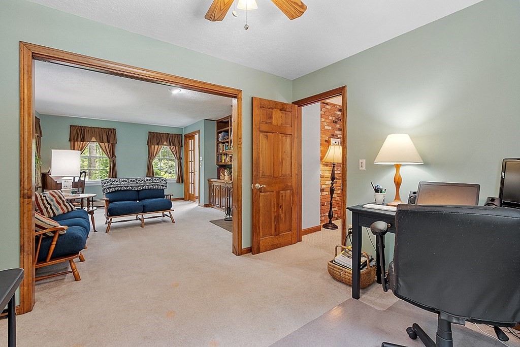 61 Colony Road Westminster, MA 01473 - Photo 27 of 42